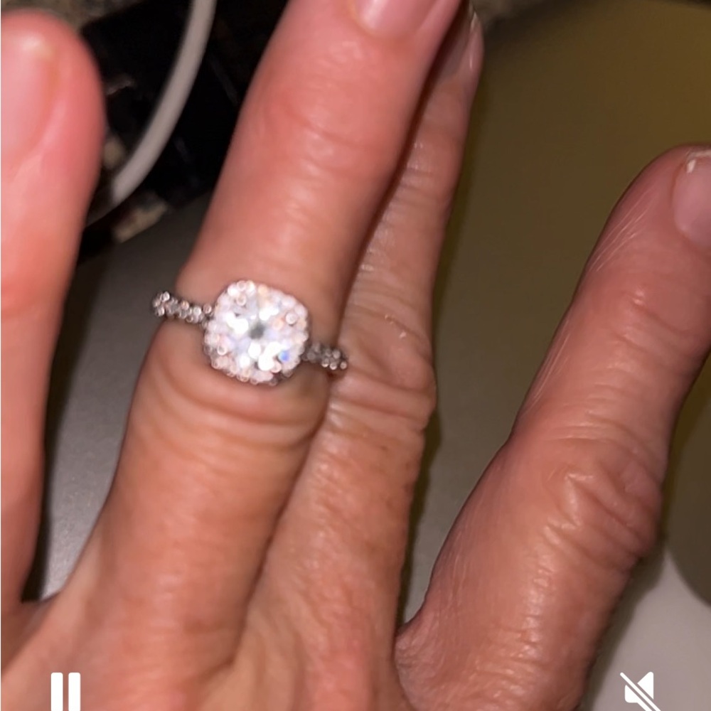 Rich 10 K gold solitaire engagement ring